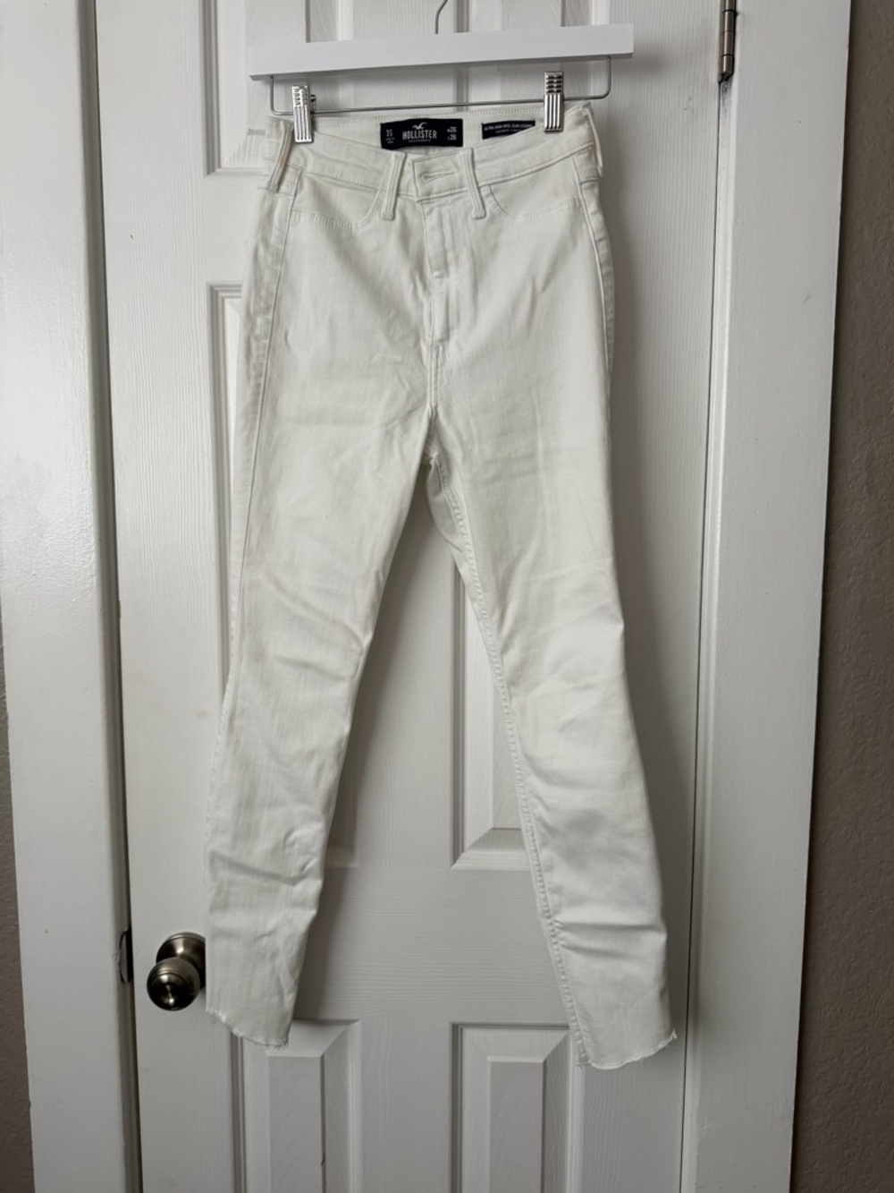 Hollister Women's Off-White High-Rise Skinny Jeans